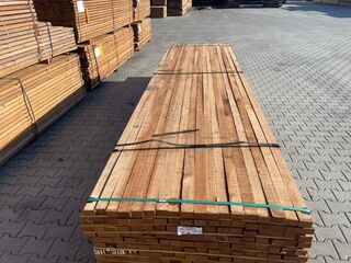 Ca. 84x Guyana Teak Latten Fijnbezaagd, 31x50mm, lengte 29/365cm, 55/4